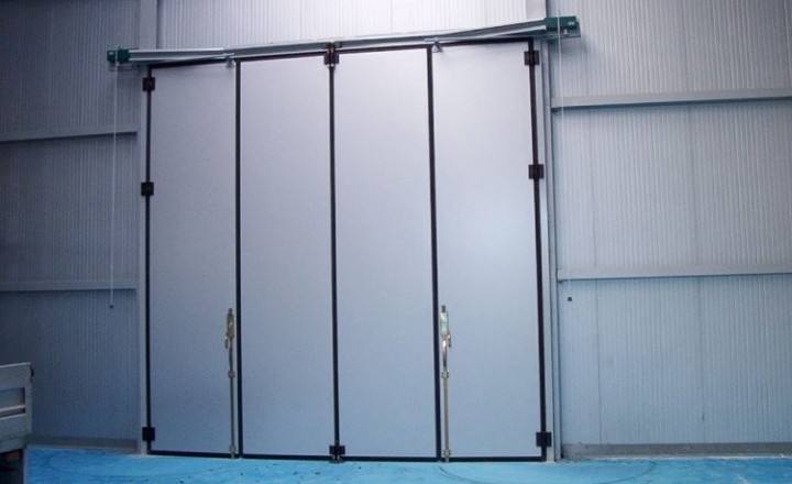 Porte-industriali-a-libro-1-750x523